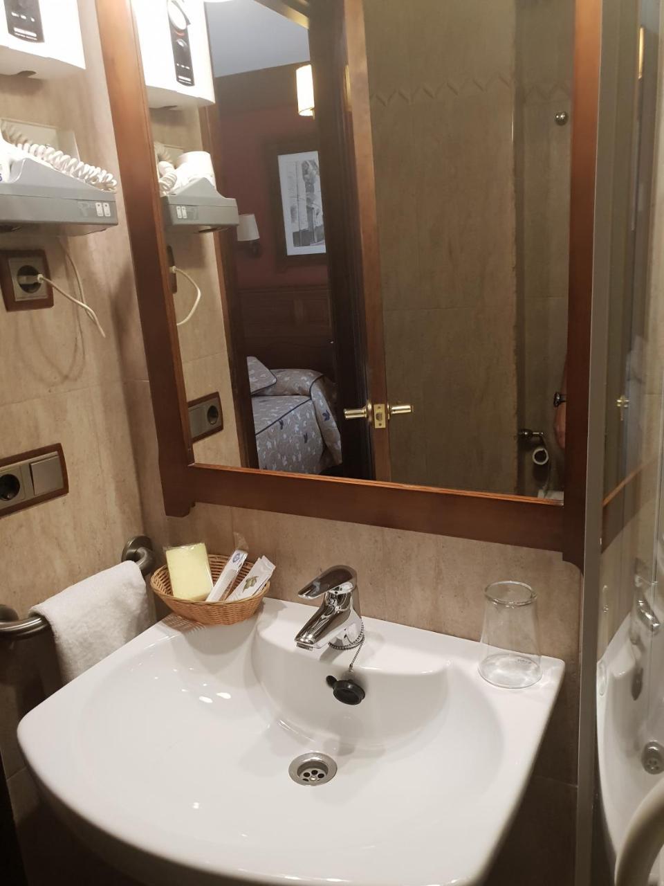 Hospederia Ana Pilar Hotel Porcuna Buitenkant foto